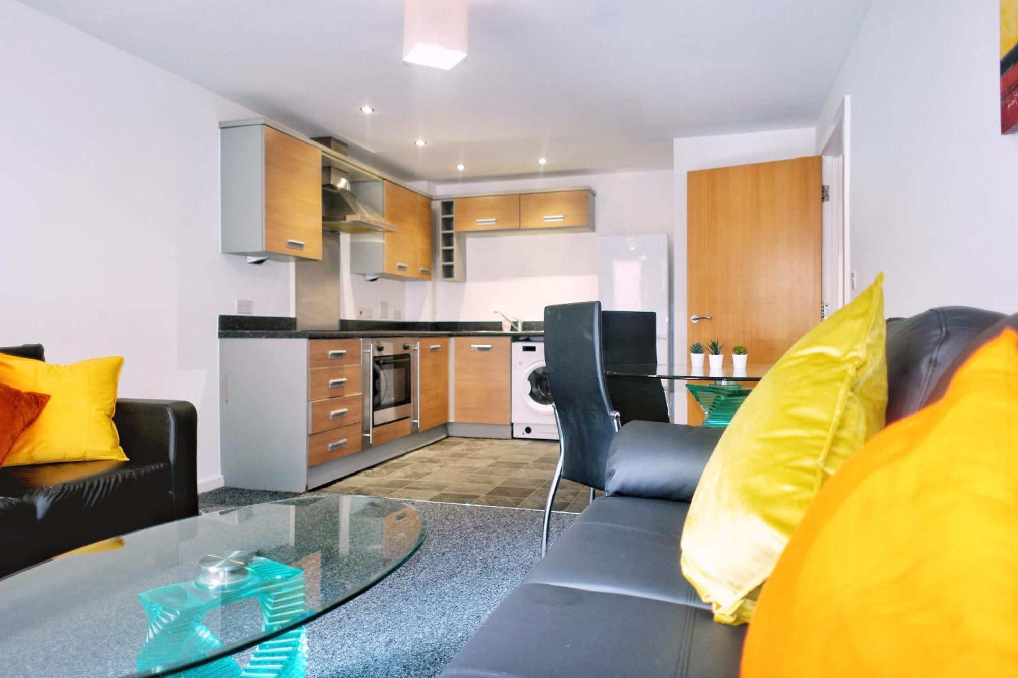2 Bed Ensuite With Balcony And Free Onsite Secure Parking Manchester Exterior photo