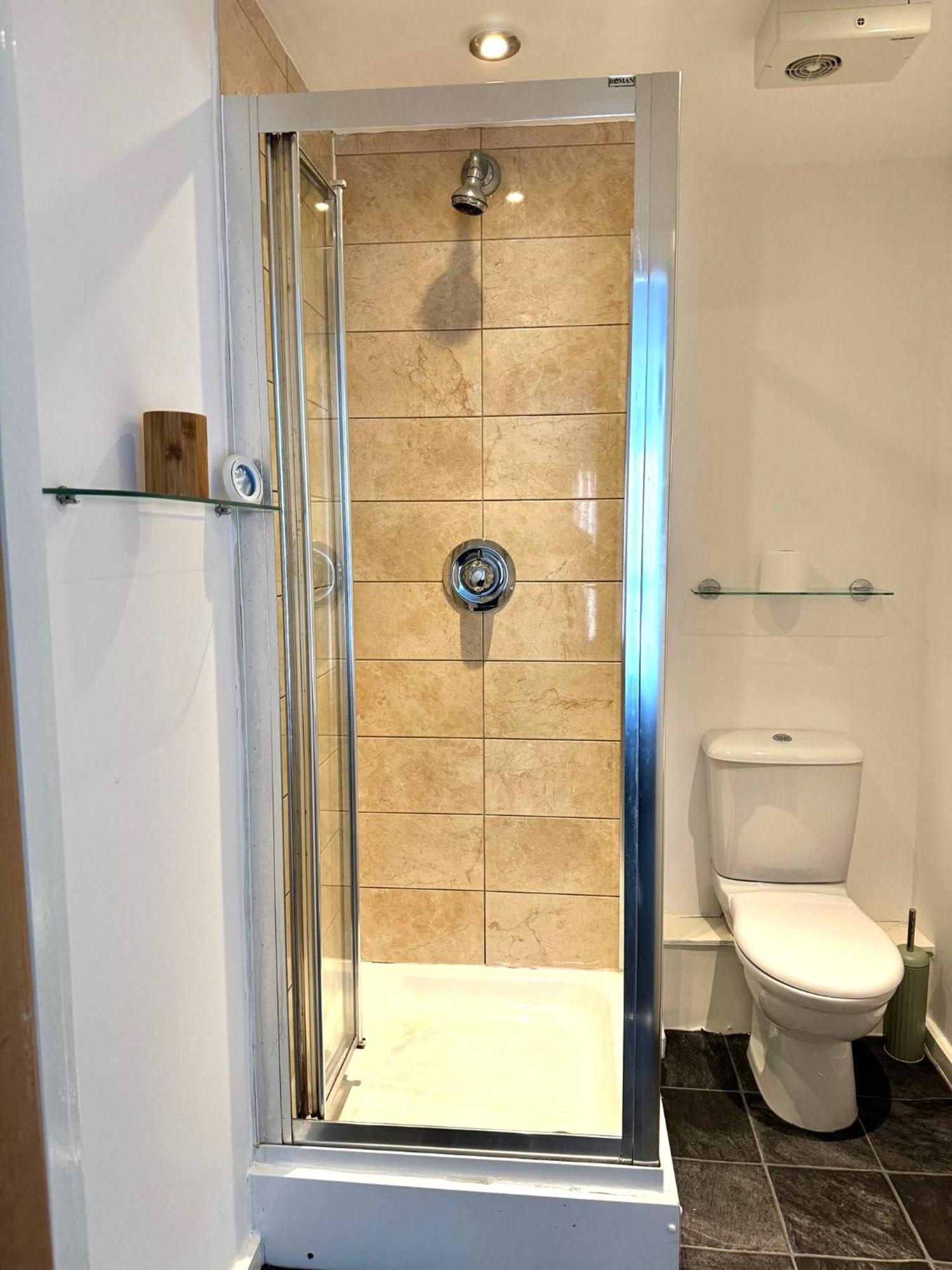 2 Bed Ensuite With Balcony And Free Onsite Secure Parking Manchester Exterior photo